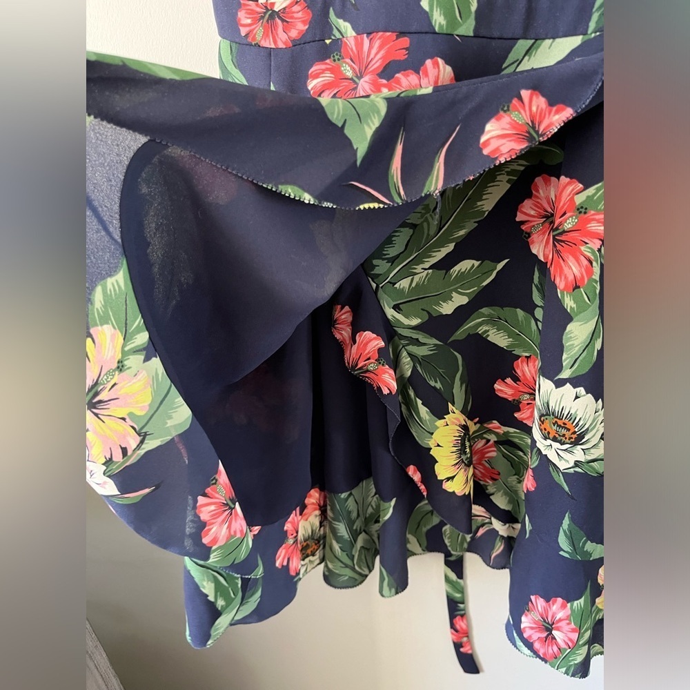 Aritzia Sunday Best Savoy Dress - Wrap Dress - Summer Floral Print  Size 0 - Picture 6 of 10